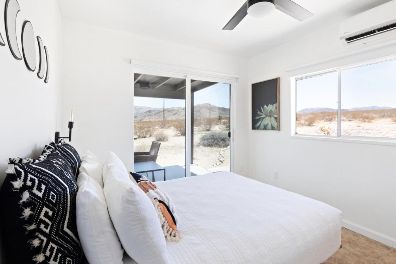 Вілла 1 Minute To Joshua Tree National Park, Hot Tub, Stars, Private - The Wkndr Туентінайн-Палмс Екстер'єр фото